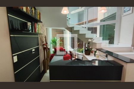 Sala de casa de condomínio para alugar com 4 quartos, 525m² em Jardim Residencial Suzano, Suzano