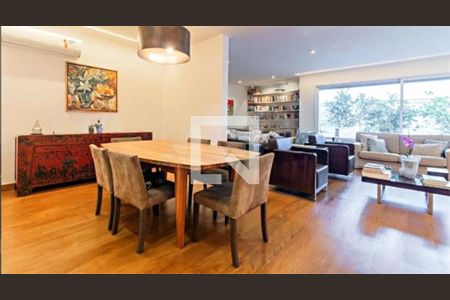 Casa à venda com 4 quartos, 410m² em Jardim Europa, São Paulo