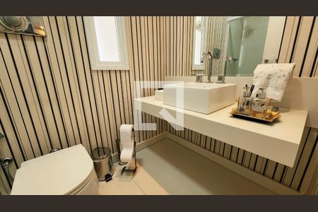 Banheiro de casa de condomínio à venda com 5 quartos, 264m² em Cidade Santos Dumont, Jundiaí