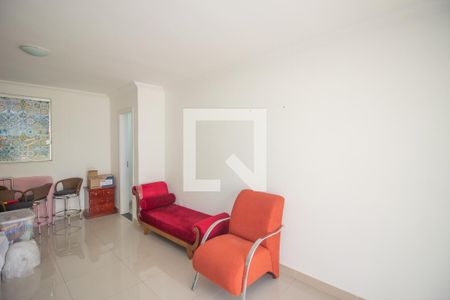 Sala de TV de casa à venda com 3 quartos, 160m² em Cabral, Contagem