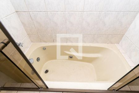 Banheiro da Suíte de casa à venda com 4 quartos, 200m² em Conjunto Residencial Jardim Canaa, São Paulo