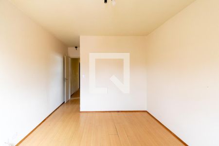 Suíte de casa à venda com 4 quartos, 200m² em Conjunto Residencial Jardim Canaa, São Paulo