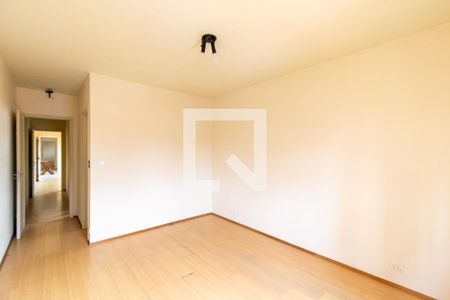 Suíte de casa à venda com 4 quartos, 200m² em Conjunto Residencial Jardim Canaa, São Paulo