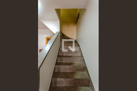 Escada de casa à venda com 2 quartos, 122m² em Vila Sao Vicente, São Paulo