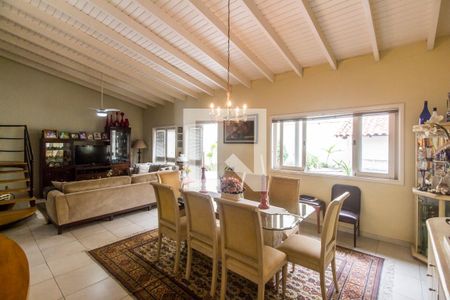 Sala de casa de condomínio à venda com 3 quartos, 333m² em Alphaville, Santana de Parnaíba