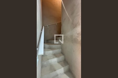 Escada de casa à venda com 3 quartos, 100m² em Parque Erasmo Assunção, Santo André