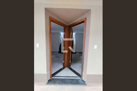 Casa à venda com 2 quartos, 70m² em Jardim Ubirajara, São Paulo