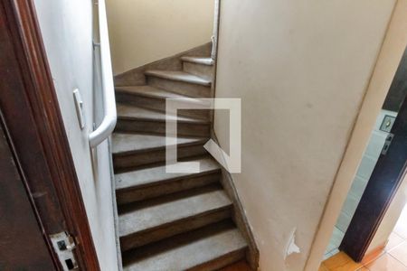 Escada de casa à venda com 2 quartos, 125m² em Jardim Taboao, São Paulo