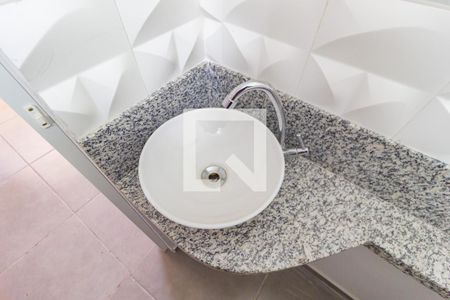 Lavabo de apartamento para alugar com 1 quarto, 41m² em Vila Invernada, São Paulo