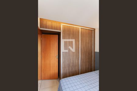 Quarto 1 de apartamento à venda com 2 quartos, 54m² em São Pedro (venda Nova), Belo Horizonte