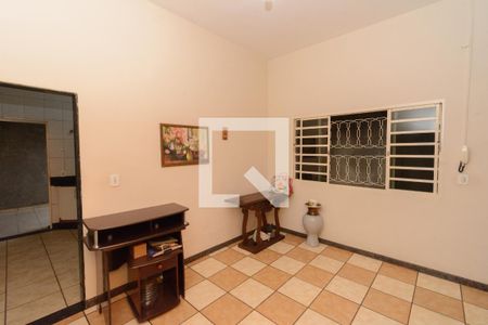 Sala de casa à venda com 3 quartos, 464m² em Jardim Industrial, Contagem