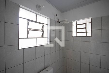 Banheiro de casa para alugar com 2 quartos, 550m² em Vila Ede, São Paulo