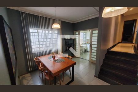Casa à venda com 4 quartos, 193m² em Nova Gameleira, Belo Horizonte