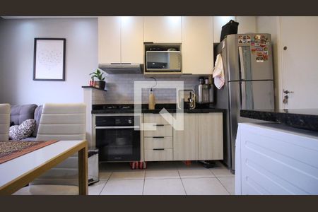 Sala/Cozinha de apartamento à venda com 2 quartos, 32m² em Jardim Planalto, São Paulo