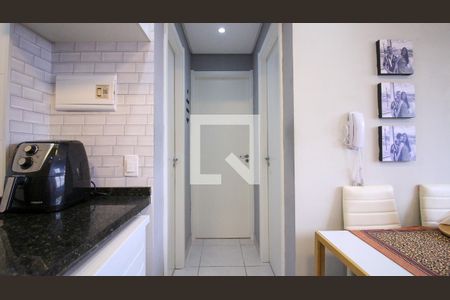 Sala/Cozinha de apartamento à venda com 2 quartos, 32m² em Jardim Planalto, São Paulo