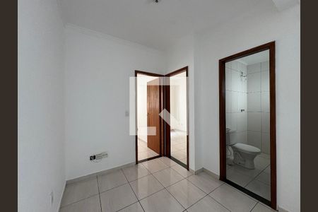 Sala de casa para alugar com 2 quartos, 80m² em Parque Gerassi, Santo André