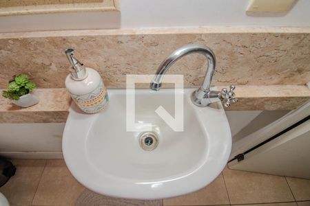 Lavabo de casa de condomínio à venda com 3 quartos, 150m² em São Sebastião, Porto Alegre