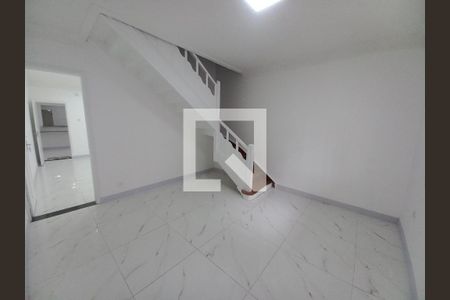 Sala 1 de casa para alugar com 2 quartos, 125m² em Gonzaguinha, São Vicente