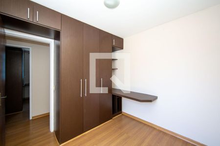 Quarto de apartamento para alugar com 3 quartos, 80m² em Coração Eucarístico, Belo Horizonte