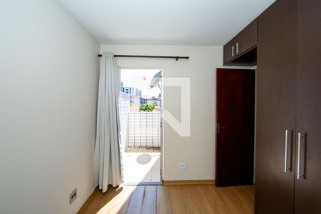 Quarto de apartamento para alugar com 3 quartos, 80m² em Coração Eucarístico, Belo Horizonte
