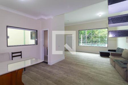 Sala de casa para alugar com 3 quartos, 220m² em Jardim Avelino, São Paulo