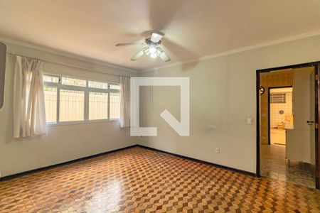 Sala de casa para alugar com 4 quartos, 250m² em Jardim Oriental, São Paulo