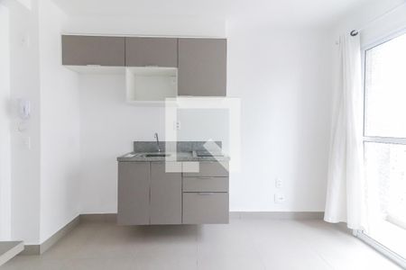 Sala/Cozinha de apartamento à venda com 1 quarto, 24m² em Vila Butantã, São Paulo