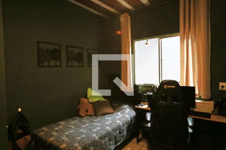 Suíte de casa à venda com 4 quartos, 597m² em Pompéia, Belo Horizonte