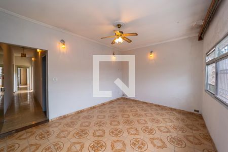 Sala de casa à venda com 3 quartos, 250m² em Vila Araguaia, São Paulo