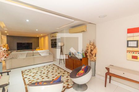 Sala de casa para alugar com 4 quartos, 600m² em Vila Valqueire, Rio de Janeiro