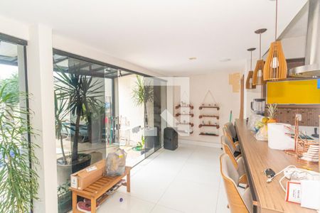 Sala de casa para alugar com 4 quartos, 600m² em Vila Valqueire, Rio de Janeiro