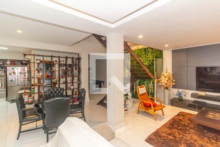 Sala de casa para alugar com 4 quartos, 600m² em Vila Valqueire, Rio de Janeiro