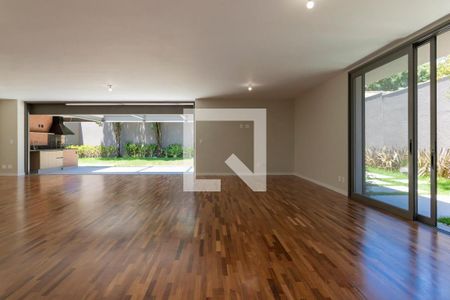 Foto 17 de casa à venda com 5 quartos, 370m² em Alto de Pinheiros, São Paulo