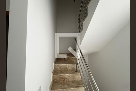 Escada de casa à venda com 3 quartos, 120m² em Jardim Paraíso, São Paulo