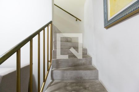 Escada de casa à venda com 2 quartos, 200m² em Parada Xv de Novembro, São Paulo