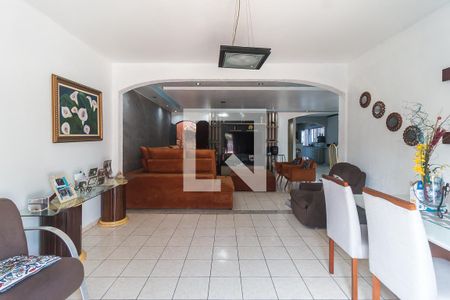 Sala de casa para alugar com 4 quartos, 420m² em Vila Aurea, Poá