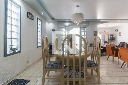 Sala de casa para alugar com 4 quartos, 420m² em Vila Aurea, Poá