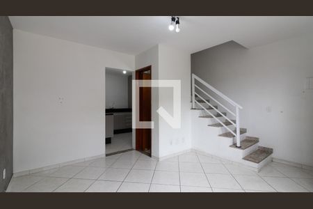 Sala de casa de condomínio à venda com 2 quartos, 56m² em Parque Boturussu, São Paulo