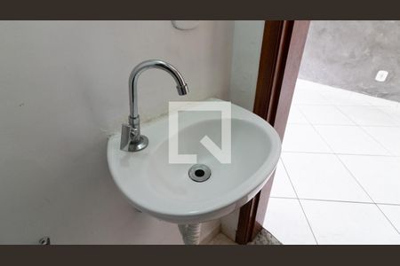 Lavabo de casa de condomínio à venda com 2 quartos, 56m² em Parque Boturussu, São Paulo