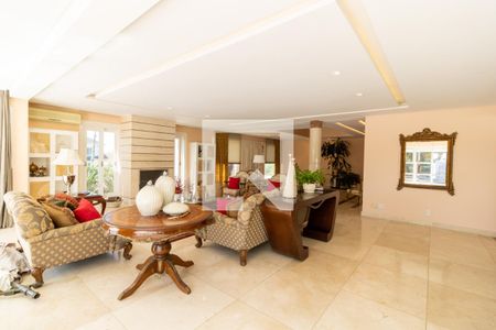 Sala 1 de casa de condomínio para alugar com 7 quartos, 940m² em Cavalhada, Porto Alegre