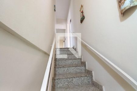 Escada de casa para alugar com 4 quartos, 330m² em Jardim Leonor, Campinas