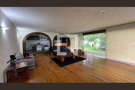 Sala de casa para alugar com 6 quartos, 350m² em Jardim Guanabara, Rio de Janeiro