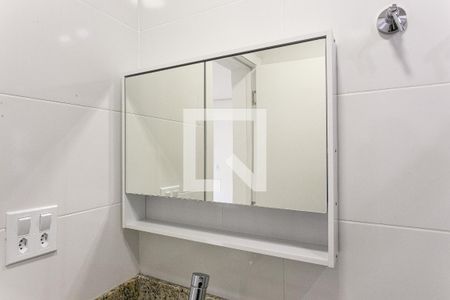 Banheiro Social de kitnet/studio para alugar com 1 quarto, 33m² em Vila Esperança, São Paulo