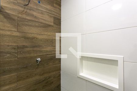 Banheiro Social de kitnet/studio para alugar com 1 quarto, 33m² em Vila Esperança, São Paulo