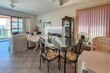 Sala de apartamento para alugar com 4 quartos, 154m² em Vila Alzira, Guarujá