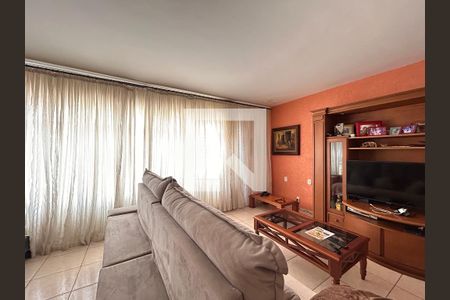 Sala de casa à venda com 4 quartos, 253m² em Jardim Monjolo, São Paulo