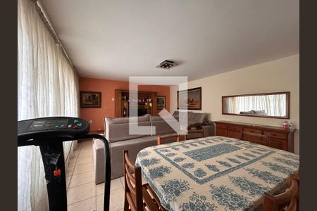 Sala de casa à venda com 4 quartos, 253m² em Jardim Monjolo, São Paulo