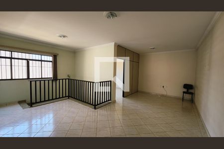 Sala de TV de casa à venda com 3 quartos, 237m² em Horto Florestal, Jundiaí