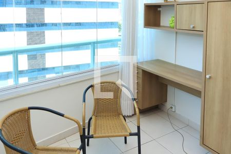 Sala de kitnet/studio para alugar com 1 quarto, 45m² em Caminho das Árvores, Salvador