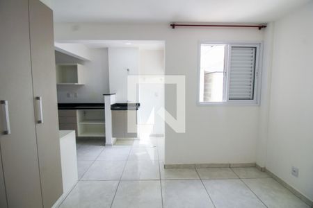 Studio de kitnet/studio para alugar com 1 quarto, 30m² em Vila Invernada, São Paulo